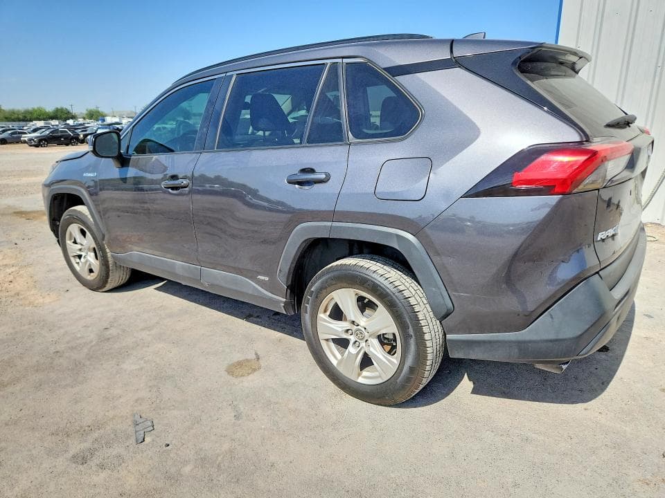 2021 TOYOTA RAV4 XLE 2