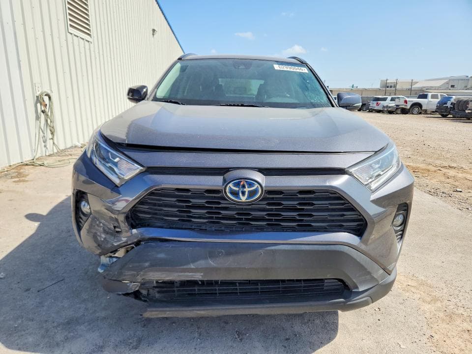 2021 TOYOTA RAV4 XLE 5
