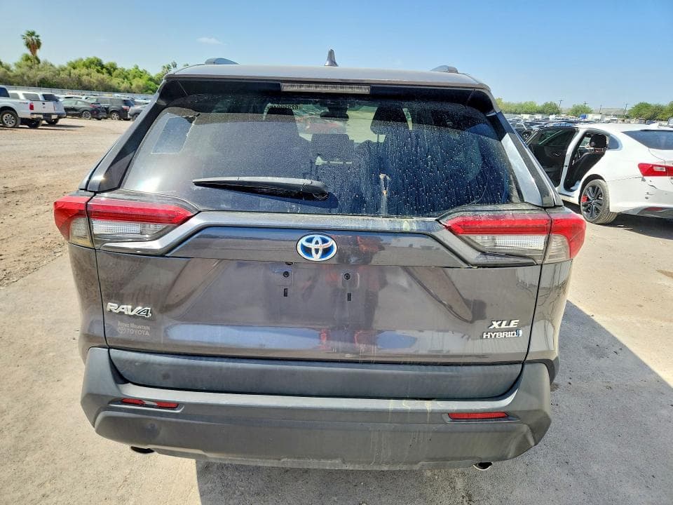 2021 TOYOTA RAV4 XLE 6