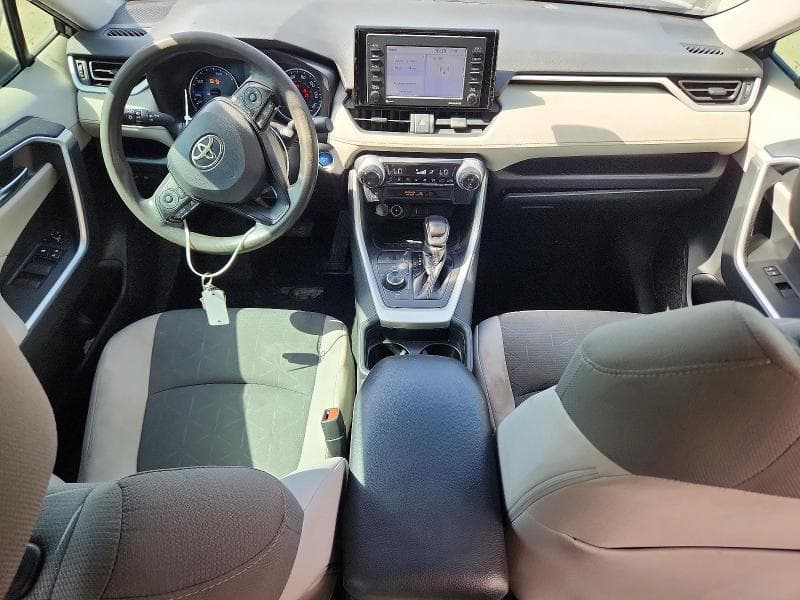 2021 TOYOTA RAV4 XLE 8