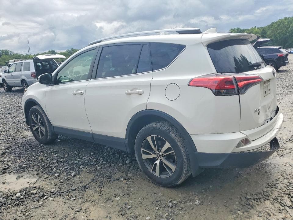 2018 TOYOTA RAV4 XLE 2
