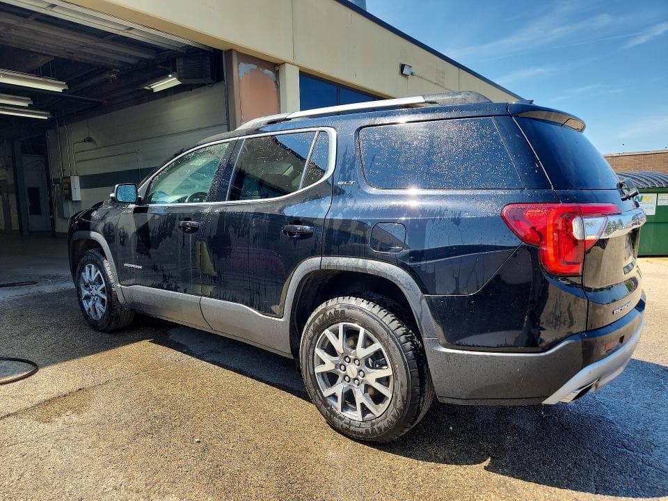 2023 GMC ACADIA SLT 2