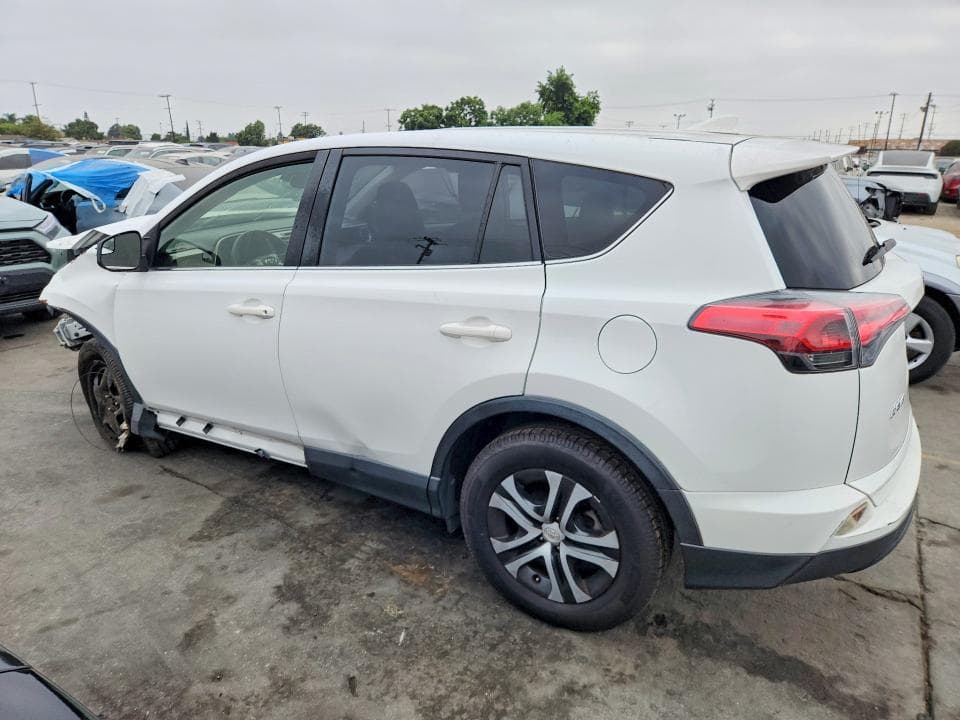 2018 TOYOTA RAV4 LE 2