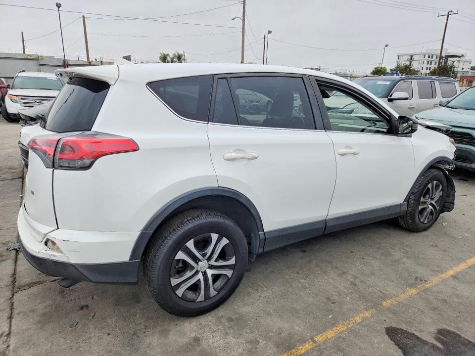 2018 TOYOTA RAV4 LE 3