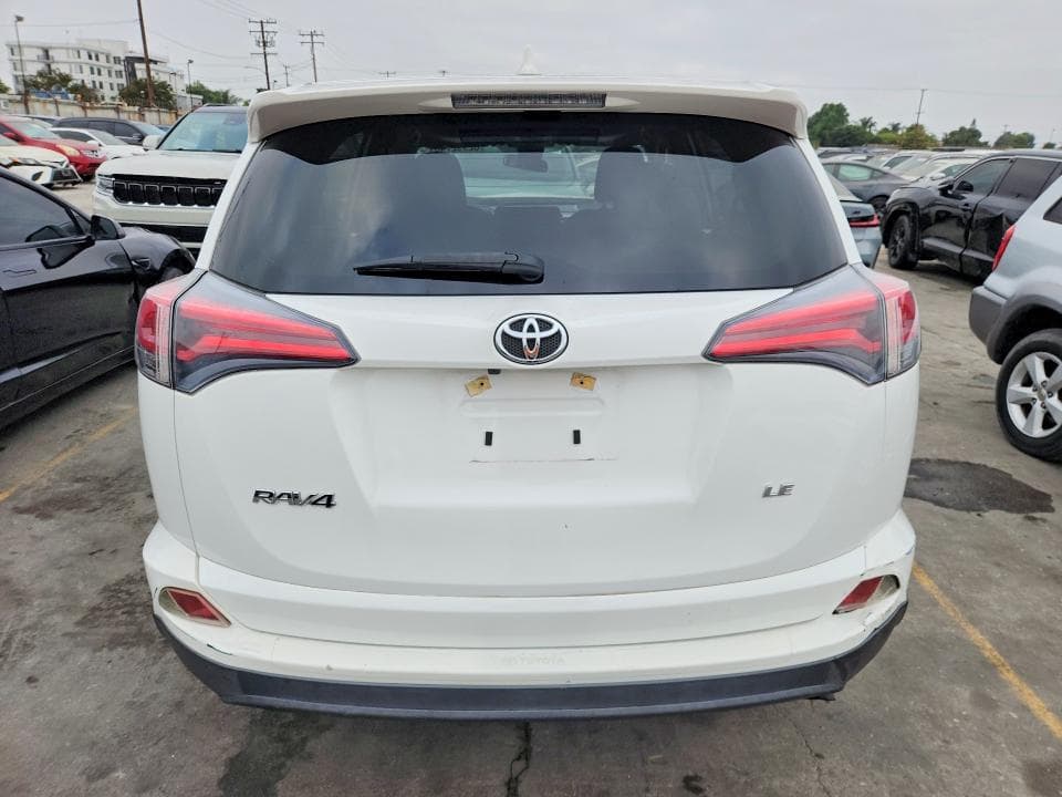 2018 TOYOTA RAV4 LE 6