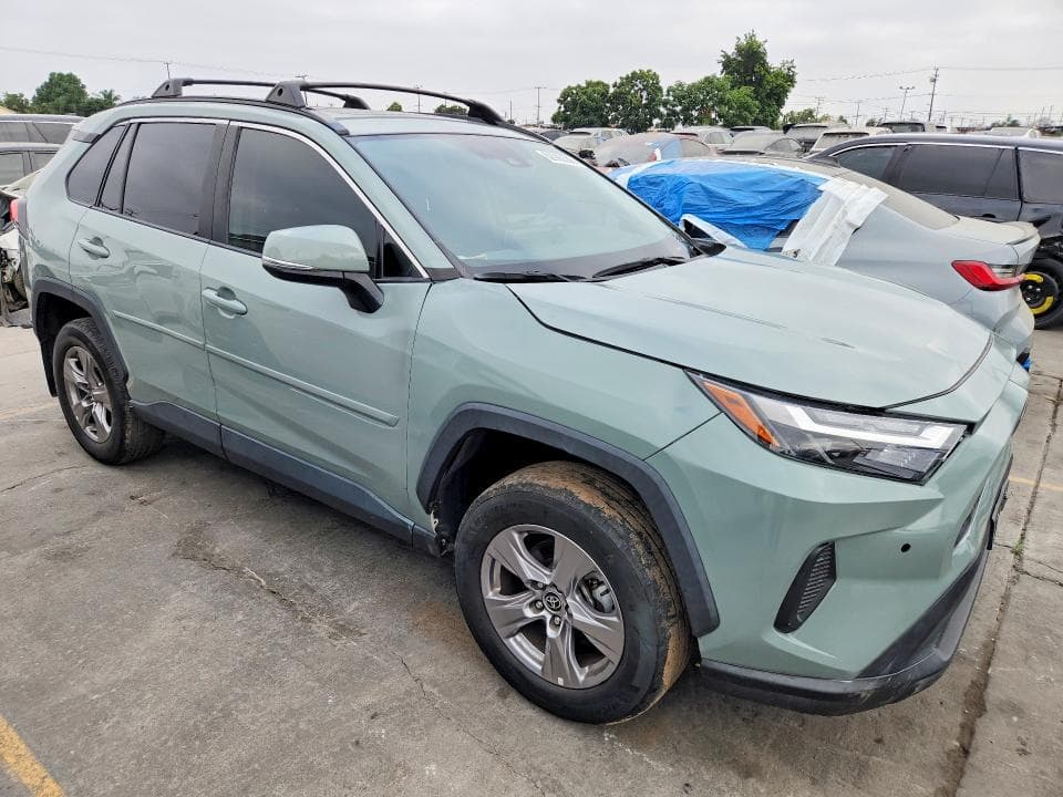 2023 TOYOTA RAV4 XLE 4