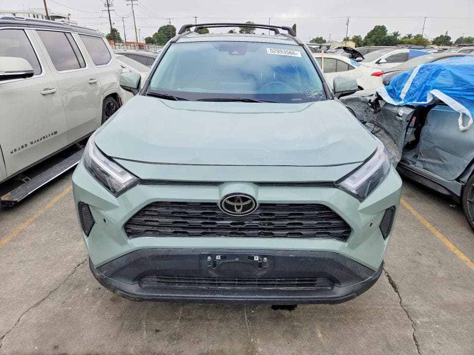 2023 TOYOTA RAV4 XLE 5