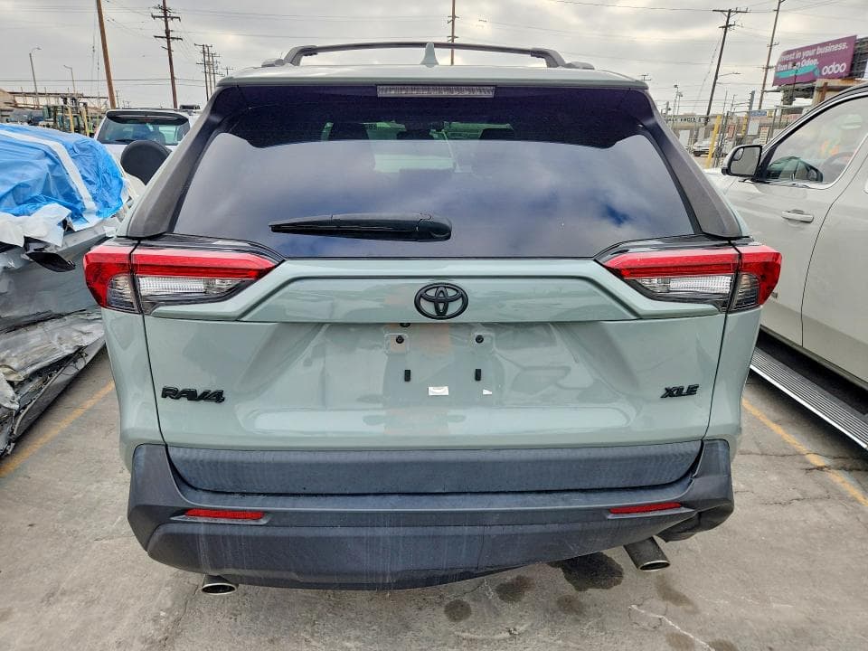 2023 TOYOTA RAV4 XLE 6