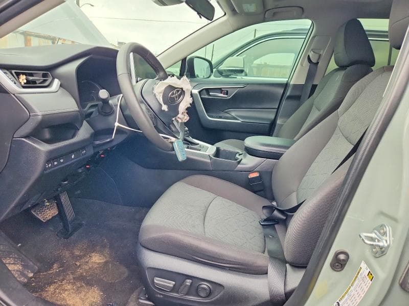 2023 TOYOTA RAV4 XLE 7