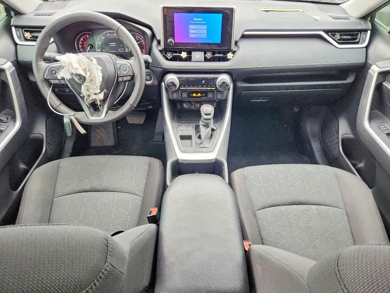 2023 TOYOTA RAV4 XLE 8
