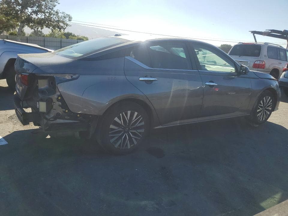 2023 NISSAN ALTIMA SV 3