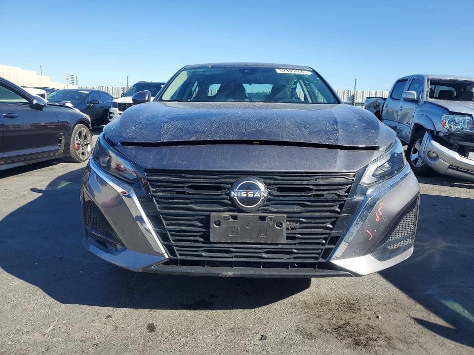 2023 NISSAN ALTIMA SV 5