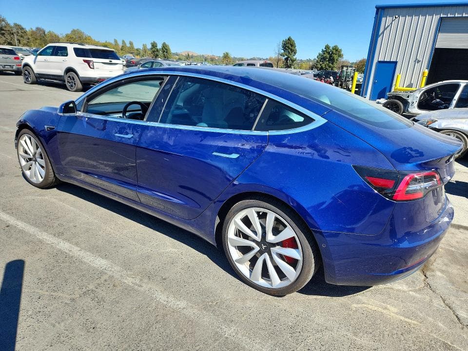 2018 TESLA MODEL 3 2