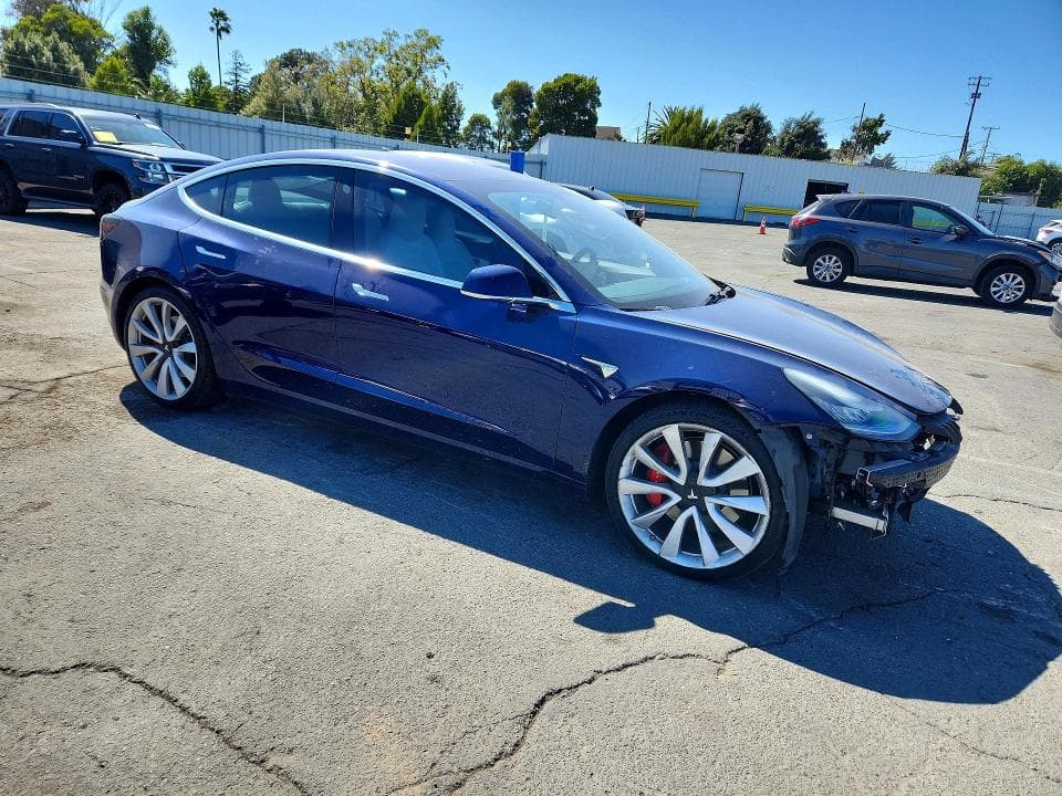 2018 TESLA MODEL 3 4