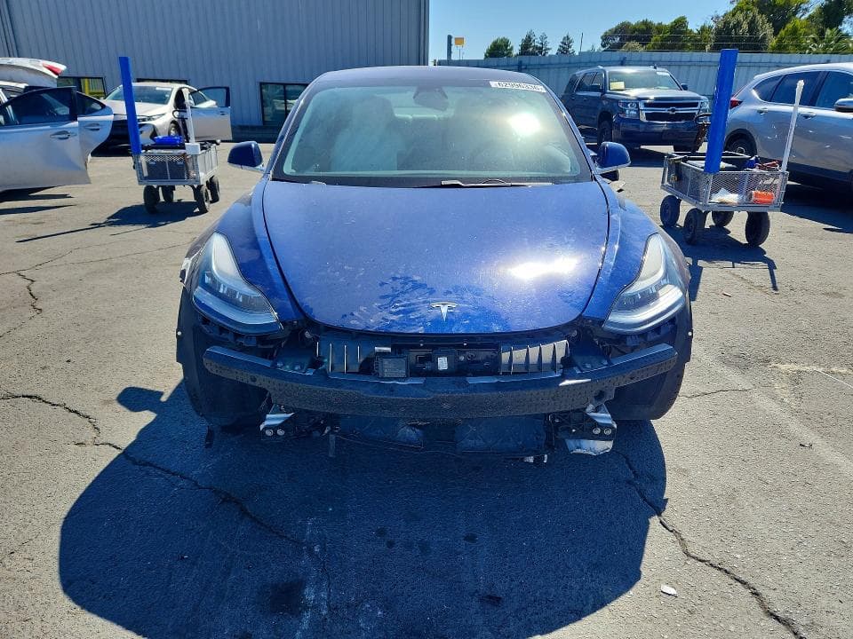 2018 TESLA MODEL 3 5