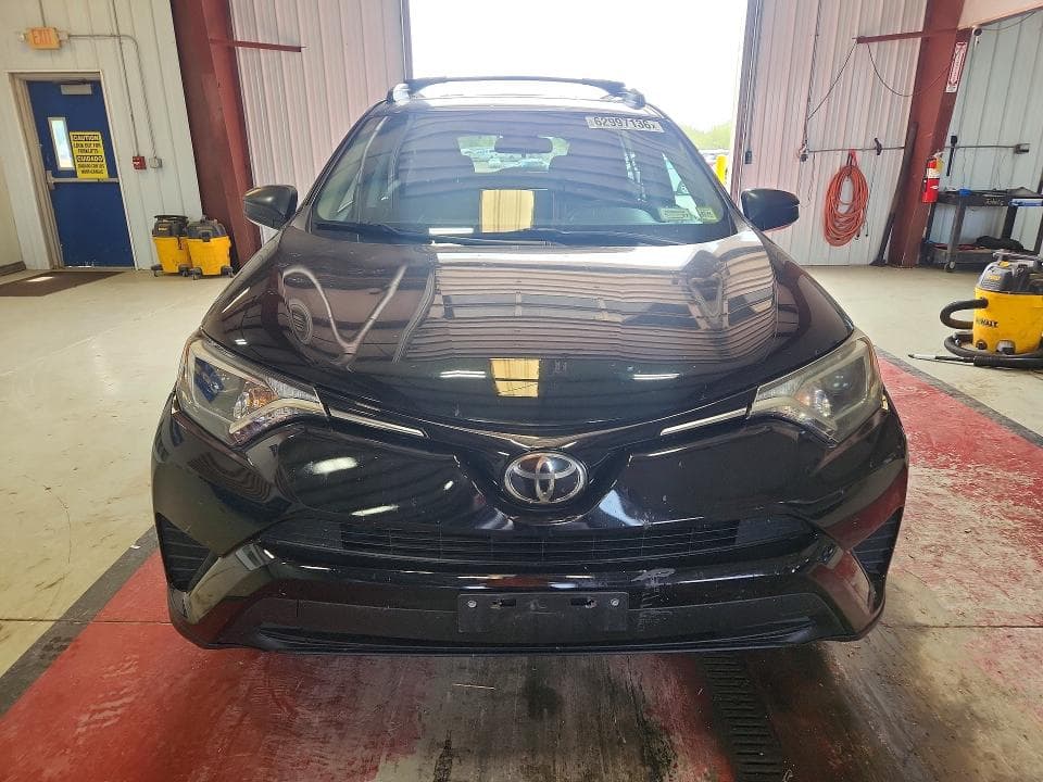 2018 TOYOTA RAV4 LE 5