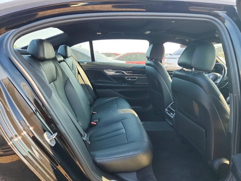 2017 BMW 740 XI 10