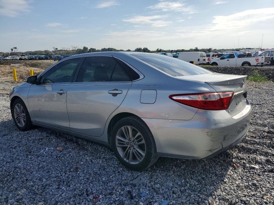 2017 TOYOTA CAMRY SE 2
