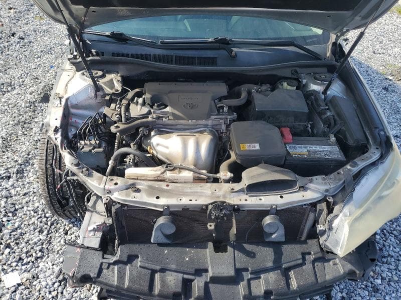 2017 TOYOTA CAMRY SE 11