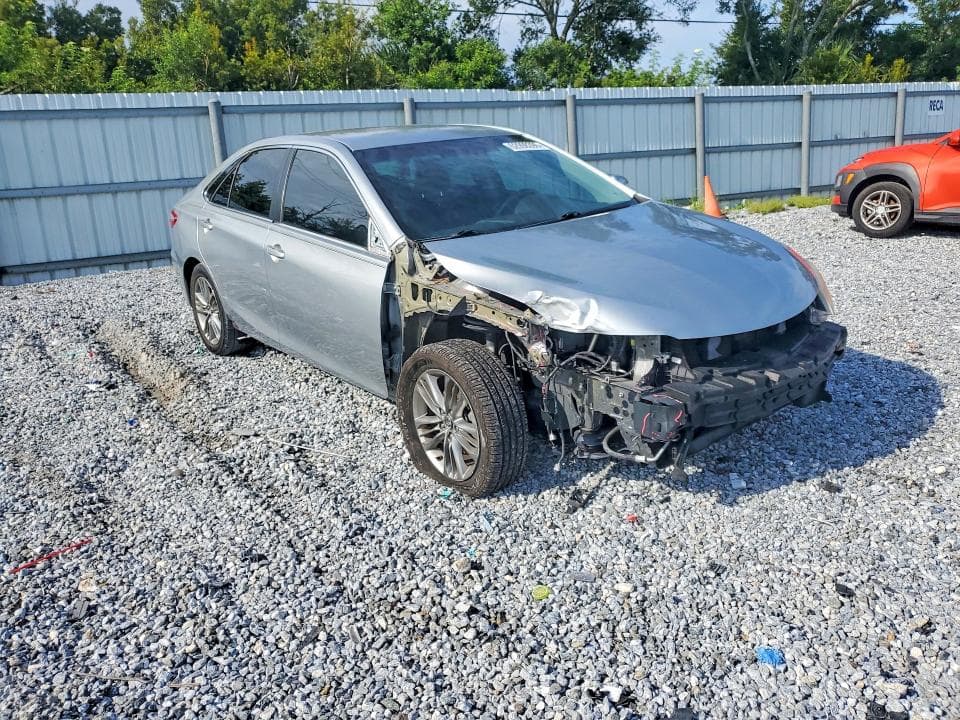 2017 TOYOTA CAMRY SE 4