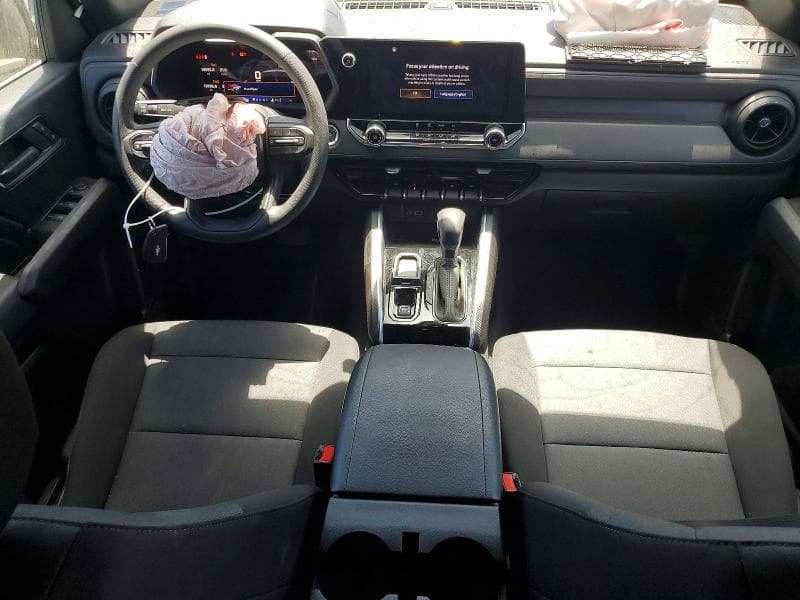 2024 CHEVROLET COLORADO 8