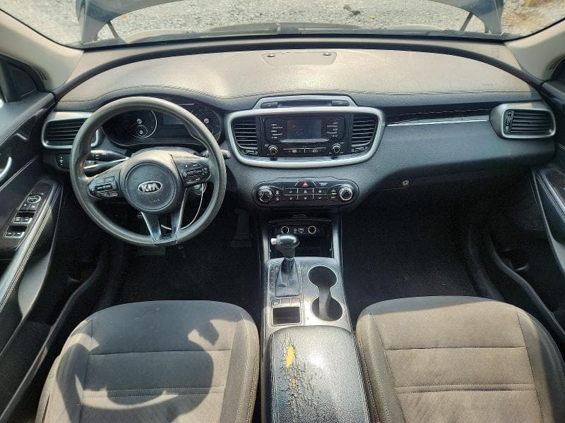 2017 KIA SORENTO LX V6 8