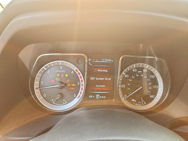2017 NISSAN TITAN XD PRO-4X 9