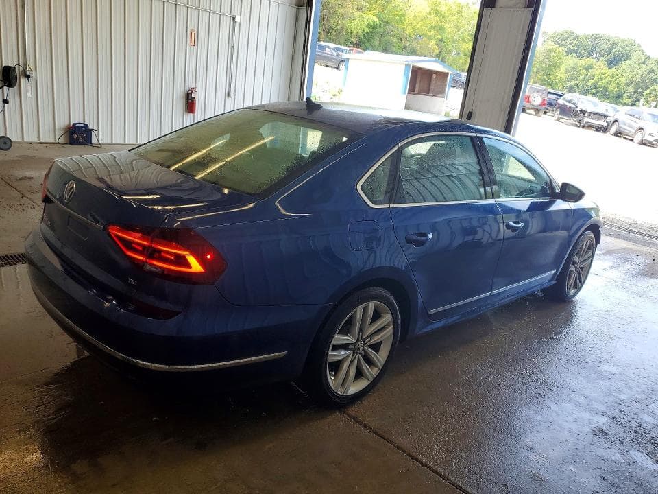 2017 VOLKSWAGEN PASSAT SEL PREMIUM 3