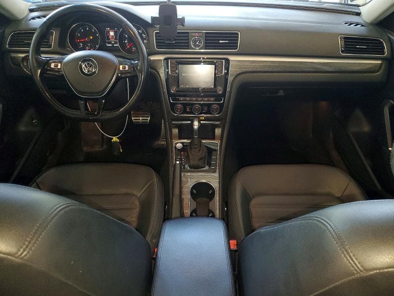 2017 VOLKSWAGEN PASSAT SEL PREMIUM 8