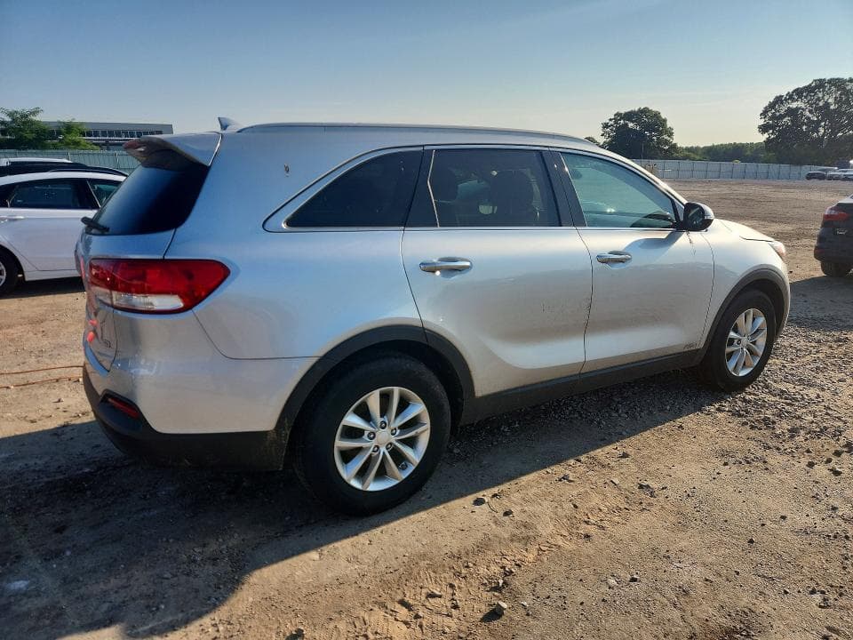 2017 KIA SORENTO LX 3