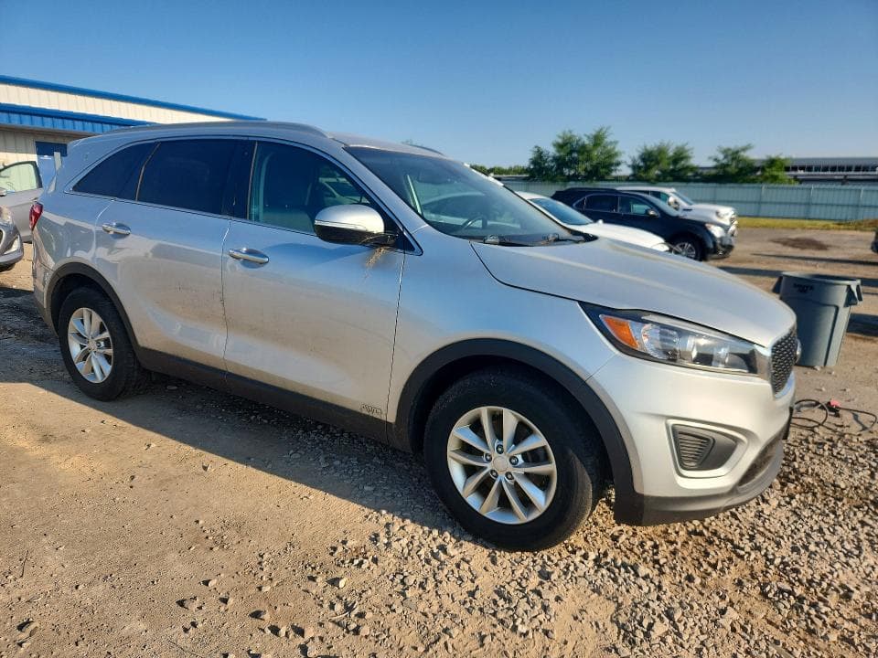 2017 KIA SORENTO LX 4