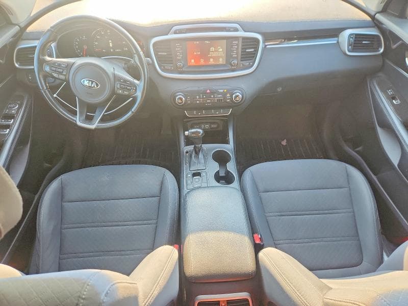 2017 KIA SORENTO LX 8