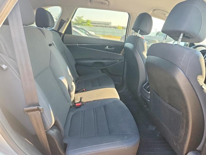 2017 KIA SORENTO LX 10