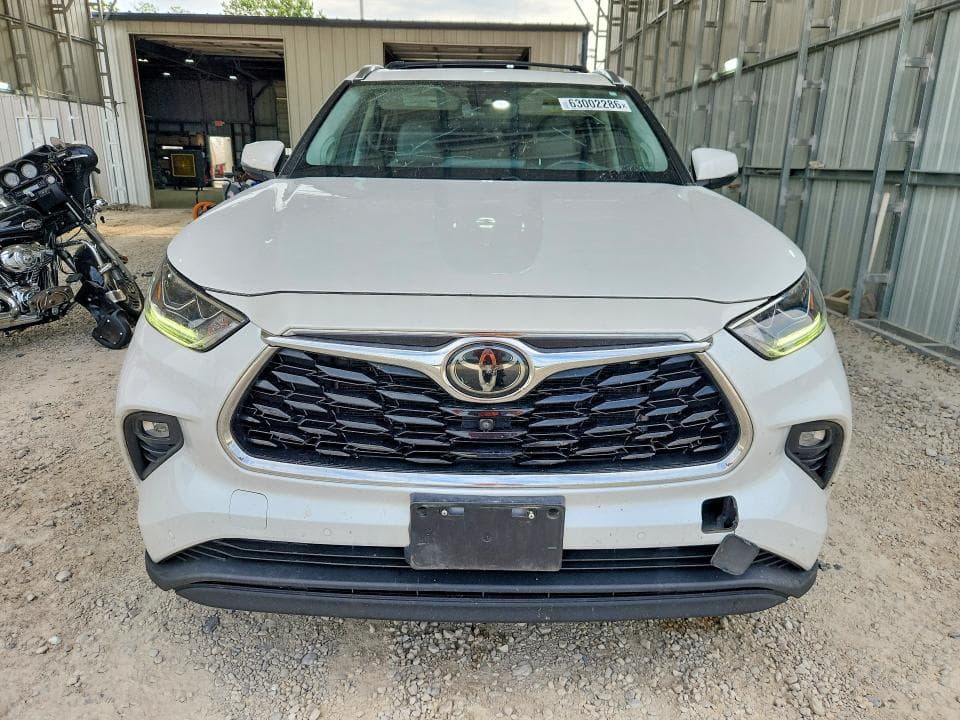 2022 TOYOTA HIGHLANDER LIMITED 5