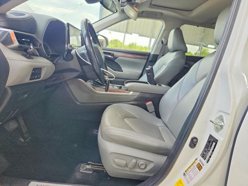 2022 TOYOTA HIGHLANDER LIMITED 7