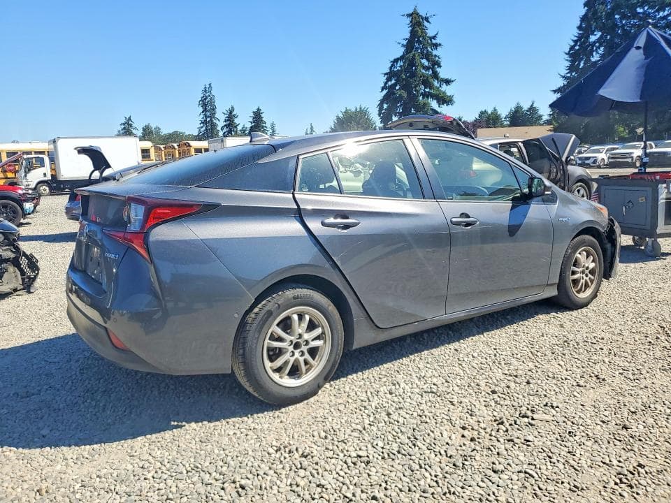 2019 TOYOTA PRIUS LE 3