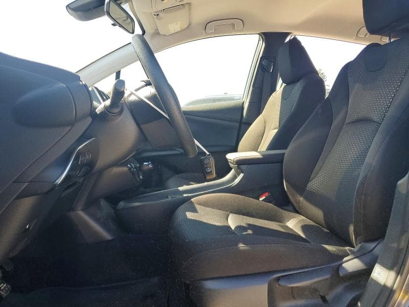 2019 TOYOTA PRIUS LE 7