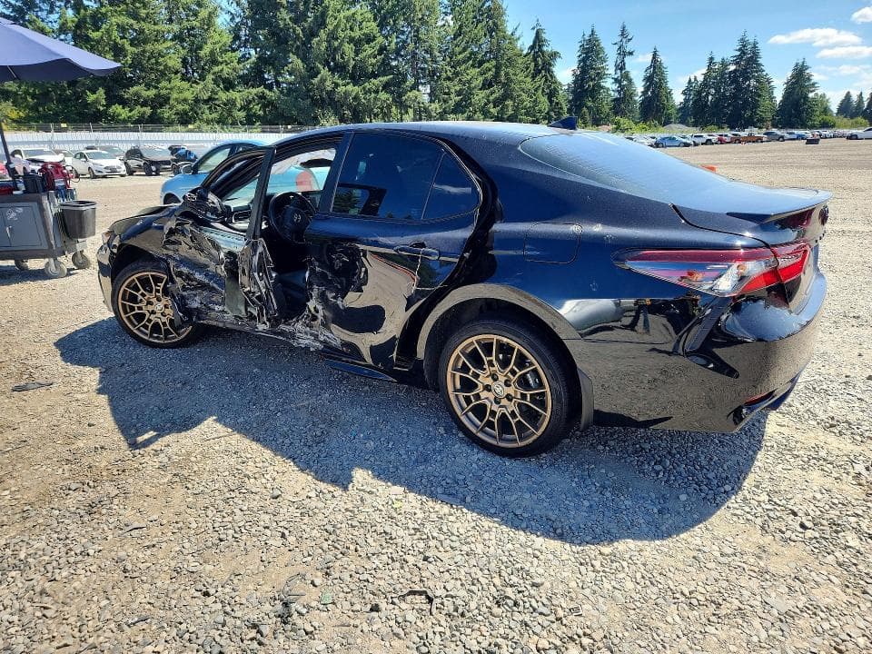 2024 TOYOTA CAMRY SE NIGHTSHADE 2