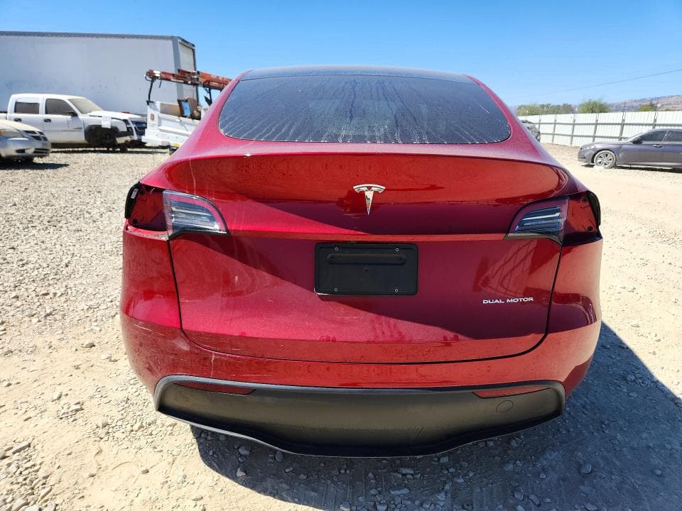 2024 TESLA MODEL Y 6