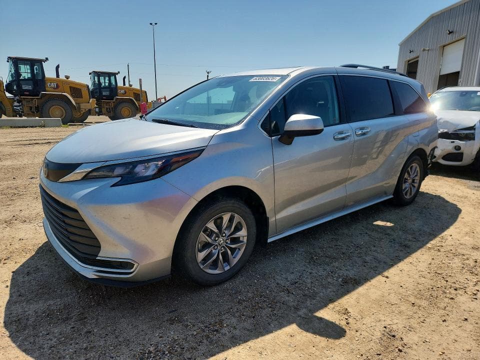 2024 TOYOTA SIENNA LE - 1