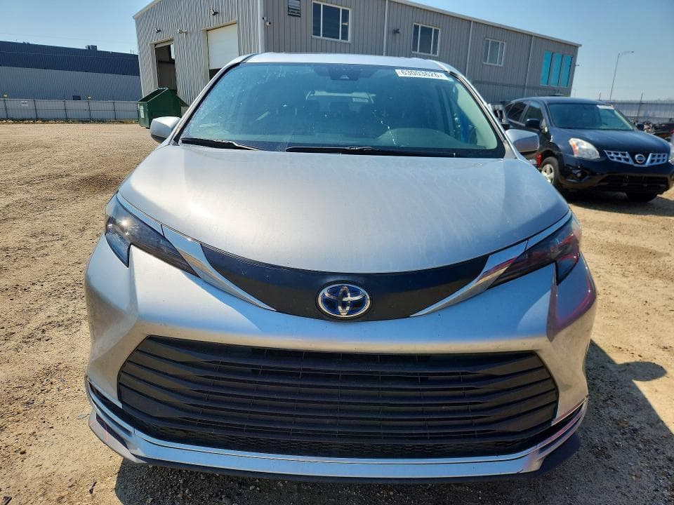 2024 TOYOTA SIENNA LE 5