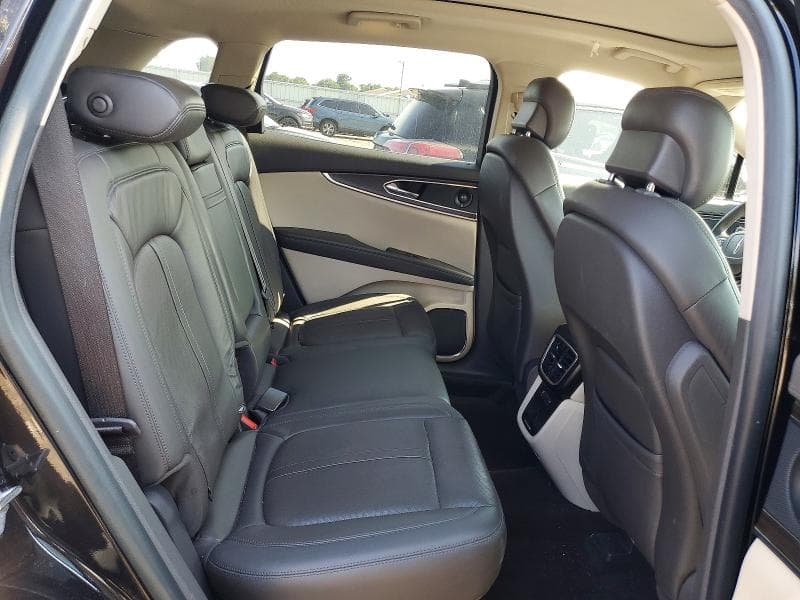 2020 LINCOLN NAUTILUS RESERVE 11