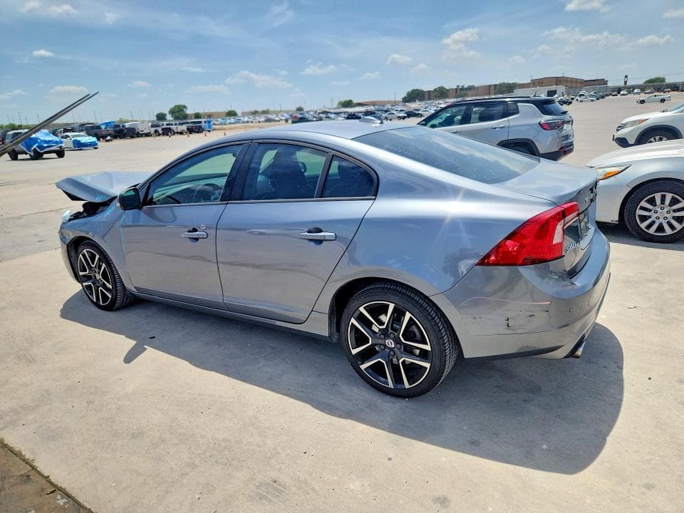 2017 VOLVO S60 2