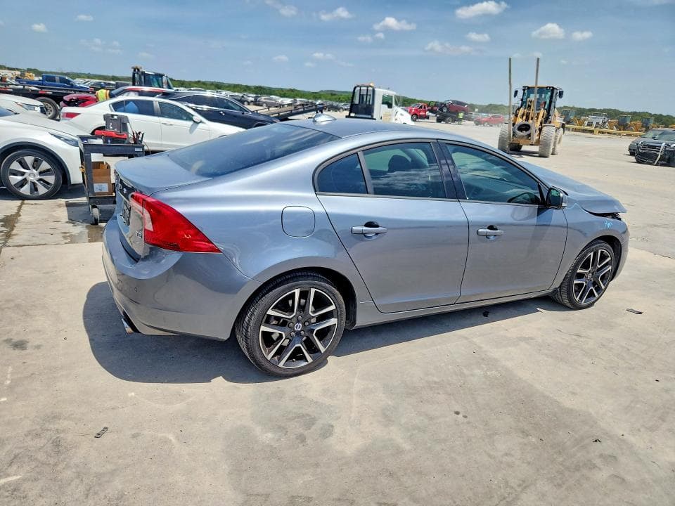 2017 VOLVO S60 3