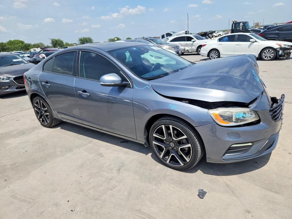 2017 VOLVO S60 4