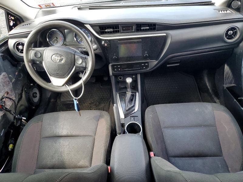 2018 TOYOTA COROLLA LE 8
