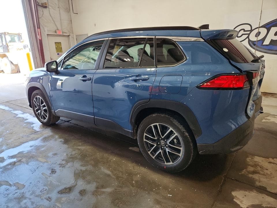 2026 TOYOTA COROLLA CROSS XLE 2