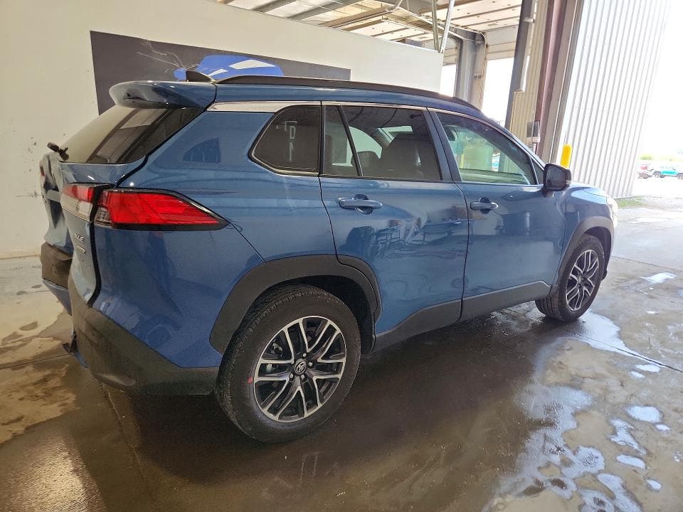 2026 TOYOTA COROLLA CROSS XLE 3
