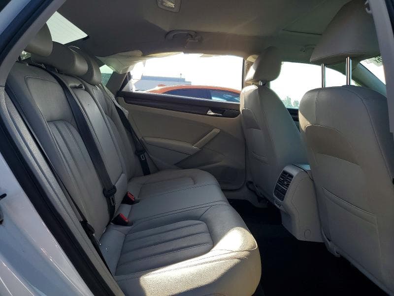 2020 VOLKSWAGEN PASSAT SEL 10