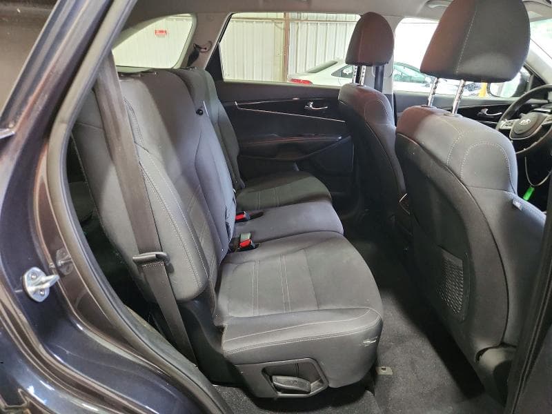 2019 KIA SORENTO LX V6 11